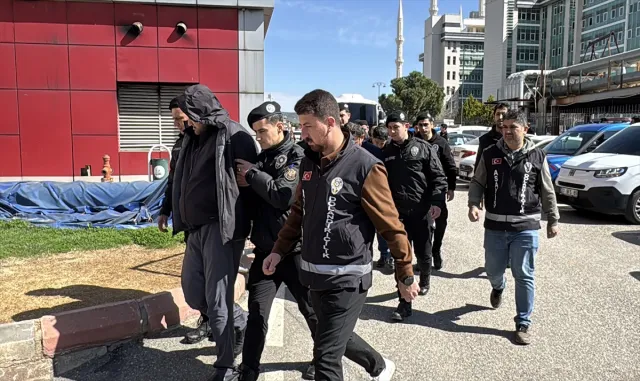 GÜNCELLEME - Gaziantep’te sahte senet operasyonunda 10 şüpheli tutuklandı GÜNCELLEME - Gaziantep’te sahte senet operasyonunda 10 şüpheli tutuklandı