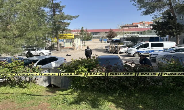 GÜNCELLEME - Siverek’te okula düzenlenen silahlı saldırıda 16 kişi yaralandı GÜNCELLEME - Siverek’te okula düzenlenen silahlı saldırıda 16 kişi yaralandı