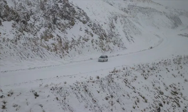 İran ordusu: İsfahan’da Hermes 900 tipi bir İHA düşürüldü