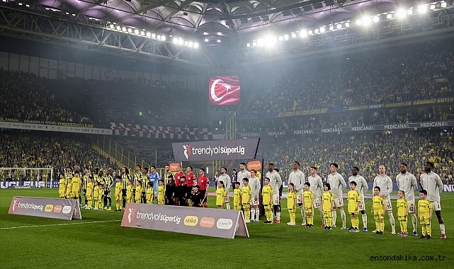 Tedesco derbide 3 değişiklik yaptı, Fenerbahçe sahaya 11 yabancıyla çıktı Tedesco derbide 3 değişiklik yaptı, Fenerbahçe sahaya 11 yabancıyla çıktı