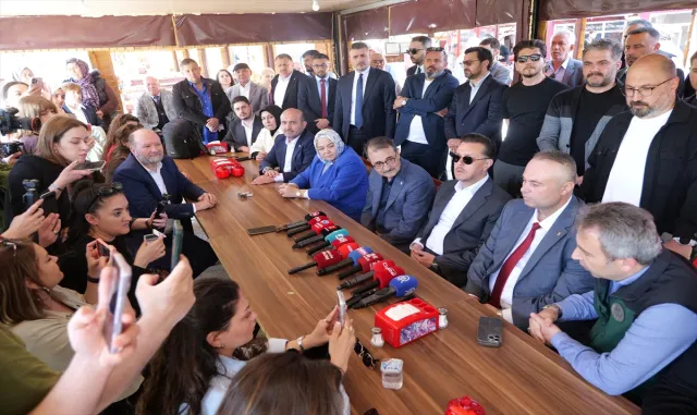 AK Parti Eskişehir milletvekilleri gazetecilerle bir araya geldi AK Parti Eskişehir milletvekilleri gazetecilerle bir araya geldi