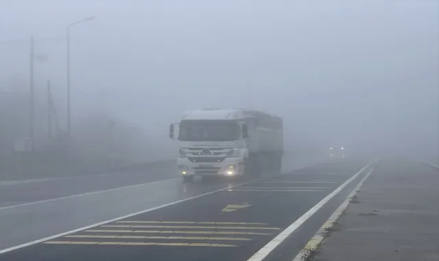 Bolu Dağı’nda sis ve sağanak etkili oldu Bolu Dağı’nda sis ve sağanak etkili oldu