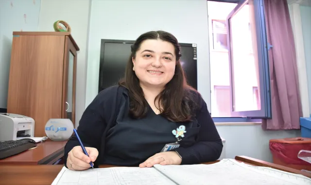 Damla hemşire hastalığı nedeniyle ayrı kaldığı mesleğine yeniden kavuştu