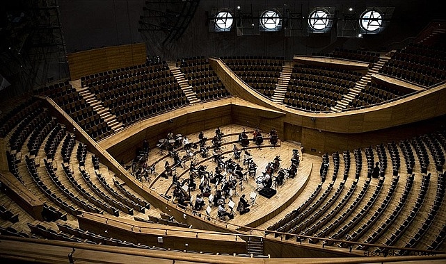 Fadonun ünlü sesi Sara Correia, haziranda 54. İstanbul Müzik Festivaline konuk olacak Fadonun ünlü sesi Sara Correia, haziranda 54. İstanbul Müzik Festivaline konuk olacak