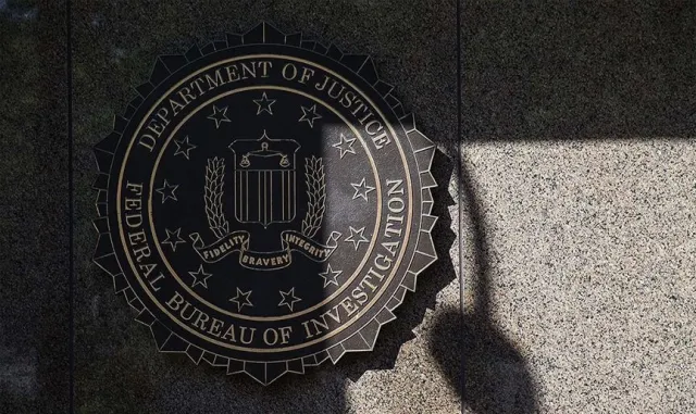 FBI, İran’a casuslukla suçlanan eski Hava Kuvvetleri çalışanına ilişkin bilgi vereni 200 bin dolarla ödüllendirecek FBI, İran’a casuslukla suçlanan eski Hava Kuvvetleri çalışanına ilişkin bilgi vereni 200 bin dolarla ödüllendirecek