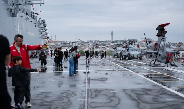 SAHA 2026 kapsamında ziyarete açılan TCG Anadolu’ya vatandaşlardan yoğun ilgi