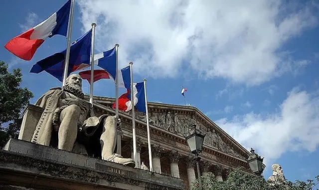 Zverev ve Andreeva, Fransa Açık’ta çeyrek finale yükseldi Zverev ve Andreeva, Fransa Açık’ta çeyrek finale yükseldi
