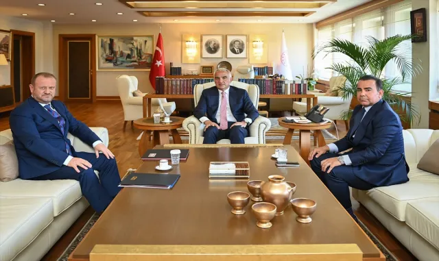 Bakan Ersoy, RTÜK Başkanı Daniş’i kabul etti Bakan Ersoy, RTÜK Başkanı Daniş’i kabul etti