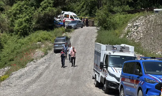 Bolu’da maden ocağındaki göçükte mahsur kalan işçiyi arama kurtarma çalışması sürüyor