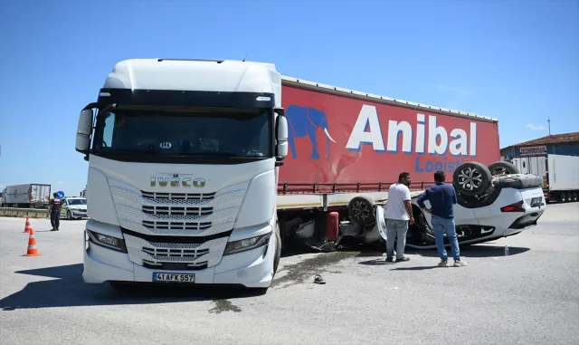GÜNCELLEME - Edirne’de SUV tipi araç ile tırın çarpıştığı kazada 1 kişi öldü, 2 kişi yaralandı GÜNCELLEME - Edirne’de SUV tipi araç ile tırın çarpıştığı kazada 1 kişi öldü, 2 kişi yaralandı