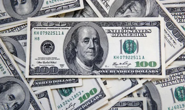 Sarıyer’de bankada sahte döviz bozdurmak isteyen zanlı yakalandı Sarıyer’de bankada sahte döviz bozdurmak isteyen zanlı yakalandı