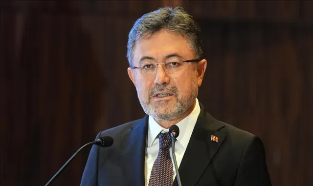 Tarım ve Orman Bakanı Yumaklı İzmir’de kiraz hasadına katıldı: