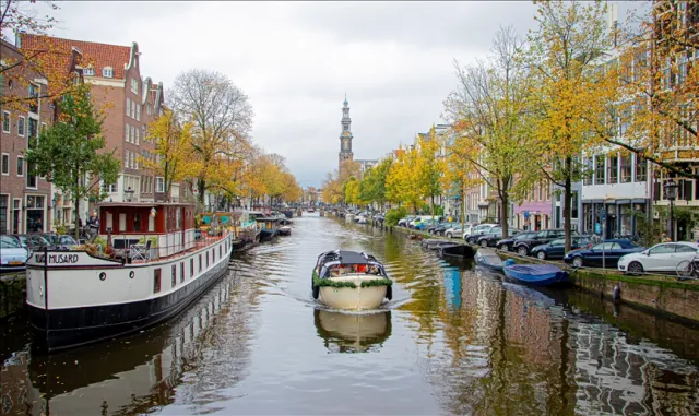 Türkiye’nin yatırım potansiyeli Amsterdam’da uluslararası yatırımcılara anlatıldı Türkiye’nin yatırım potansiyeli Amsterdam’da uluslararası yatırımcılara anlatıldı