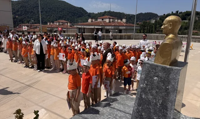 Zonguldak’ta eğitim camiasından bağışlanan her ünite kan 3 fidana dönüştü Zonguldak’ta eğitim camiasından bağışlanan her ünite kan 3 fidana dönüştü