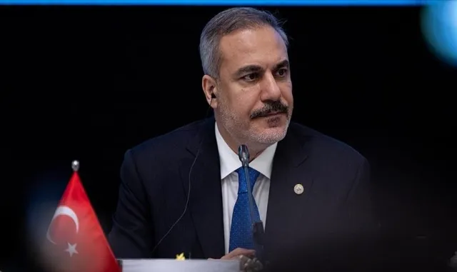 Katar Emiri Şeyh Temim Doha’da Irak Başbakanı Zeydi ile görüştü Katar Emiri Şeyh Temim Doha’da Irak Başbakanı Zeydi ile görüştü