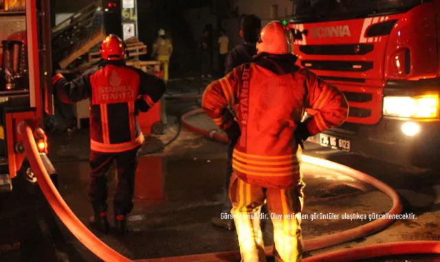 Down sendromlu gencin doğum günü pastası itfaiye merdiveniyle geldi Down sendromlu gencin doğum günü pastası itfaiye merdiveniyle geldi