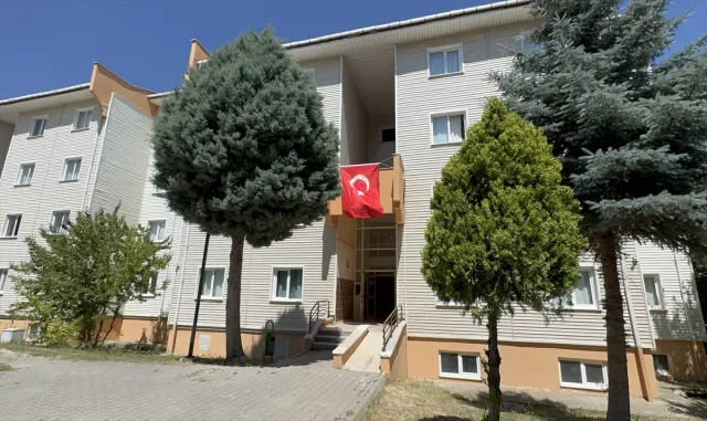 Eskişehir’de silahlı saldırıda şehit olan jandarma personeli için tören düzenlendi (GÜNCELLEME) Eskişehir’de silahlı saldırıda şehit olan jandarma personeli için tören düzenlendi (GÜNCELLEME)