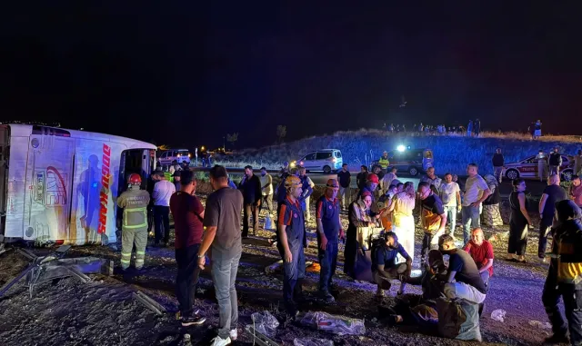 Kırıkkale’de devrilen yolcu otobüsündeki 40 kişi yaralandı (GÜNCELLEME) Kırıkkale’de devrilen yolcu otobüsündeki 40 kişi yaralandı (GÜNCELLEME)