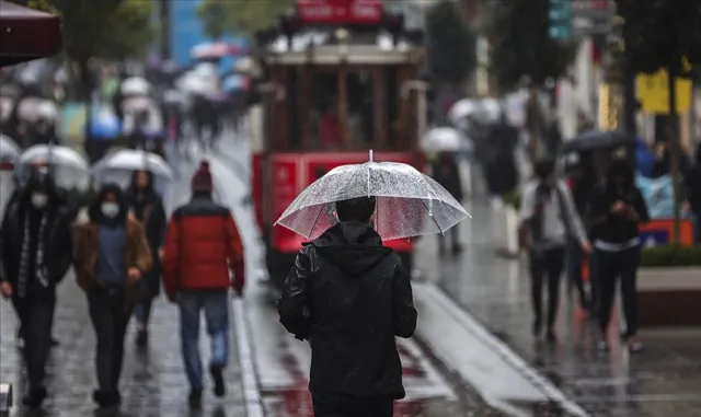Serik’te sağanak ve hortum hasara yol açtı