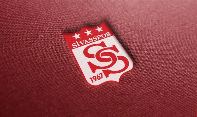 Sivasspor Başkanı Burak Özçoban, genel kurulda aday olacağını açıkladı Sivasspor Başkanı Burak Özçoban, genel kurulda aday olacağını açıkladı