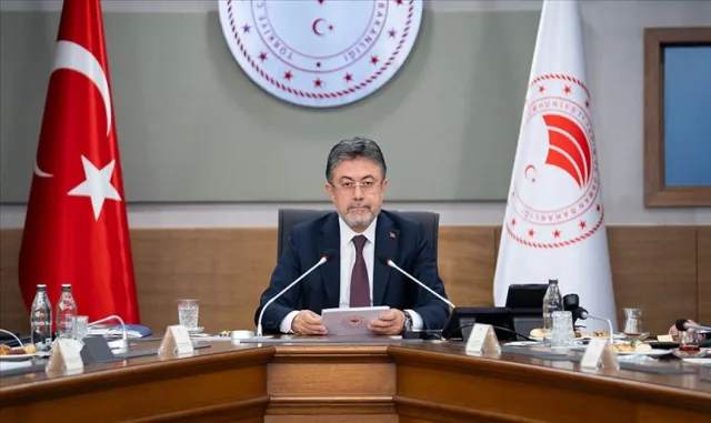 Tarım ve Orman Bakanı Yumaklı TMO Sivrihisar Tesisleri’nde konuştu Tarım ve Orman Bakanı Yumaklı TMO Sivrihisar Tesisleri’nde konuştu
