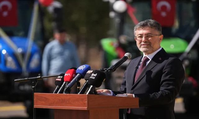 Tarım ve Orman Bakanı Yumaklı, partisinin Uşak İl Danışma Meclisi Toplantısı’nda konuştu Tarım ve Orman Bakanı Yumaklı, partisinin Uşak İl Danışma Meclisi Toplantısı’nda konuştu