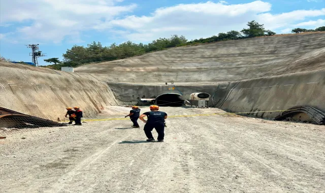 Adana’da içme suyu tünel hattındaki göçükte ölü sayısı 2’ye çıktı