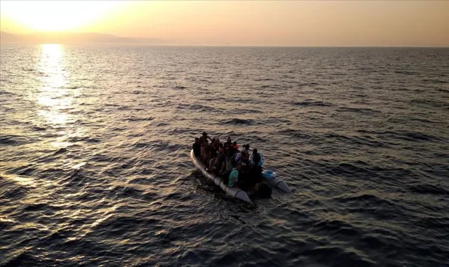 Ağrı’da uyuşturucu ve göçmen kaçakçılığı operasyonlarında yakalanan 11 şüpheli tutuklandı Ağrı’da uyuşturucu ve göçmen kaçakçılığı operasyonlarında yakalanan 11 şüpheli tutuklandı