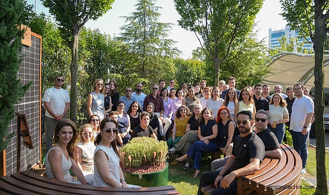 Avrasya Tüneli Güneş Enerjisi Santrali’nde zarar gören güneş paneli sanat eserine dönüştü