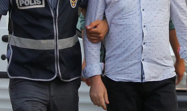 Gülistan Doku soruşturmasında adliyeye sevk edilen 3 şüpheliden 1’i tutuklandı (GÜNCELLEME) Gülistan Doku soruşturmasında adliyeye sevk edilen 3 şüpheliden 1’i tutuklandı (GÜNCELLEME)