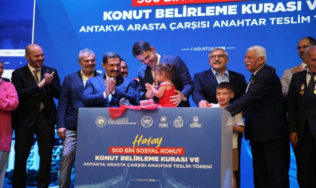 Hatay Konut Belirleme Kurası ve Antakya Arasta Çarşısı Anahtar Teslim Töreni yapıldı Hatay Konut Belirleme Kurası ve Antakya Arasta Çarşısı Anahtar Teslim Töreni yapıldı