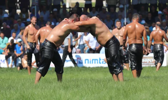 İstanbul’da Ulugazi Yağlı Güreş Festivali düzenlendi İstanbul’da Ulugazi Yağlı Güreş Festivali düzenlendi