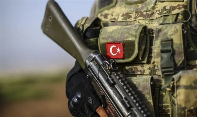 Jandarma ekiplerinin dikkati emekli öğretmen çiftin telefonla dolandırılmasını önledi Jandarma ekiplerinin dikkati emekli öğretmen çiftin telefonla dolandırılmasını önledi