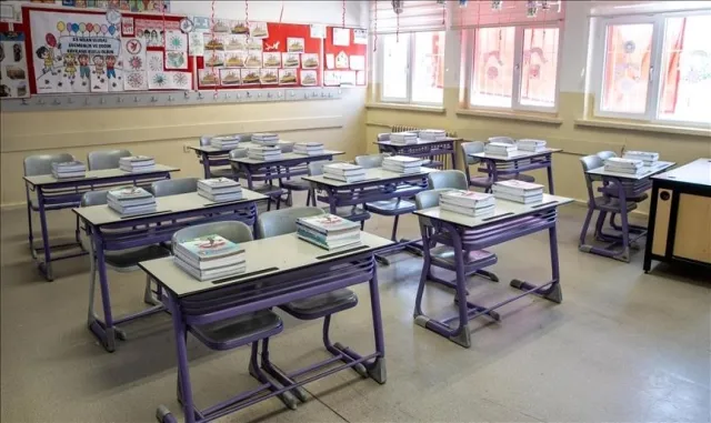 Kahramanmaraş’taki okul saldırısında yakınlarını kaybeden aileler Cumhurbaşkanlığı Külliyesi’ndeki görüşmeyi anlattı Kahramanmaraş’taki okul saldırısında yakınlarını kaybeden aileler Cumhurbaşkanlığı Külliyesi’ndeki görüşmeyi anlattı