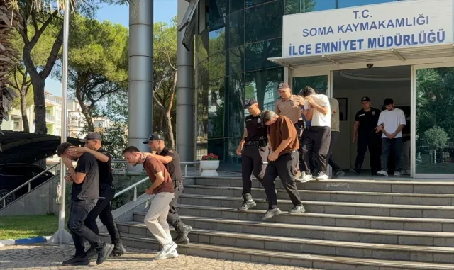 Manisa merkezli suç örgütü operasyonunda 36 şüpheli tutuklandı (GÜNCELLEME) Manisa merkezli suç örgütü operasyonunda 36 şüpheli tutuklandı (GÜNCELLEME)