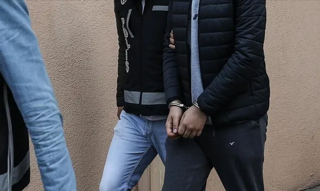 Uşak’ta firari dolandırıcılık hükümlüsü yakalandı Uşak’ta firari dolandırıcılık hükümlüsü yakalandı