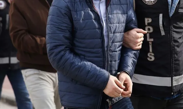 Adana merkezli fuhuş operasyonunda 17 zanlı tutuklandı Adana merkezli fuhuş operasyonunda 17 zanlı tutuklandı