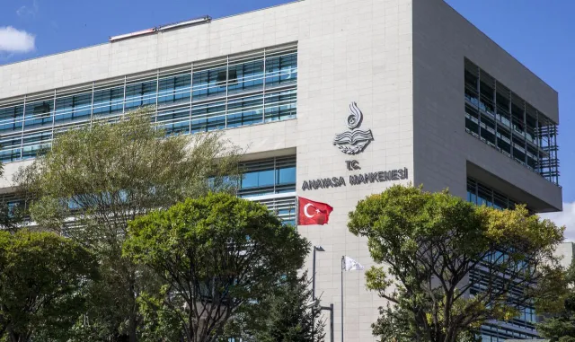 Galatasaray Başkanı Özbek’ten TFF Başkanı Hacıosmanoğlu’na ziyaret Galatasaray Başkanı Özbek’ten TFF Başkanı Hacıosmanoğlu’na ziyaret