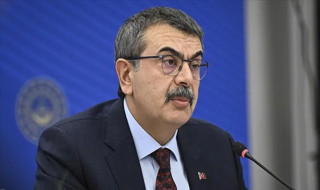 Bakan Tekin, Trabzon ve Gümüşhane programlarını iptal ederek Manisa’ya gitti Bakan Tekin, Trabzon ve Gümüşhane programlarını iptal ederek Manisa’ya gitti