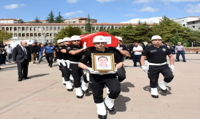 GÜNCELLEME 2 - Kırıkkale’de trafik kazasına müdahale eden polis, başka bir aracın çarpması sonucu şehit oldu GÜNCELLEME 2 - Kırıkkale’de trafik kazasına müdahale eden polis, başka bir aracın çarpması sonucu şehit oldu