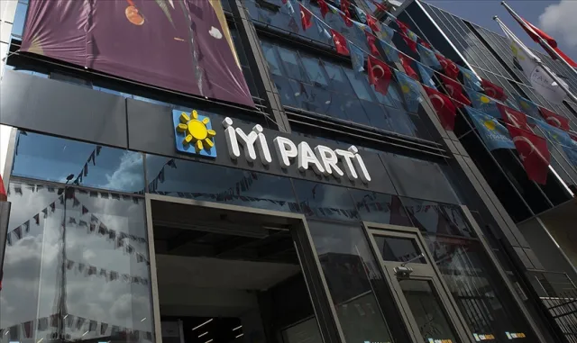 İYİ Parti Genel Başkan Yardımcısı Taş, Adana’da partililerle buluştu İYİ Parti Genel Başkan Yardımcısı Taş, Adana’da partililerle buluştu