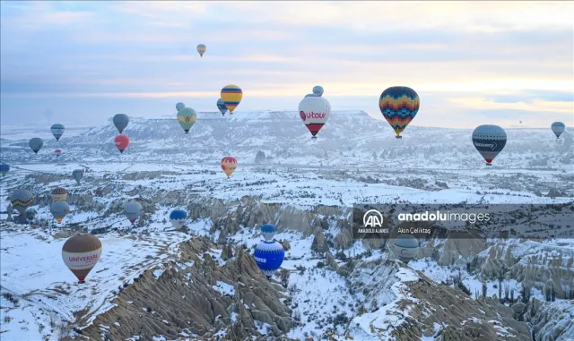 Kapadokya’da risk oluşturan peribacalarında restorasyon çalışmaları sürüyor Kapadokya’da risk oluşturan peribacalarında restorasyon çalışmaları sürüyor