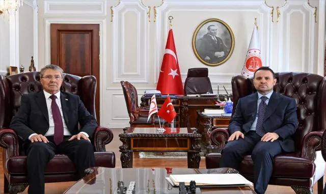 Milli Savunma Bakanı Güler, KKTC Başbakanı Üstel ile görüştü Milli Savunma Bakanı Güler, KKTC Başbakanı Üstel ile görüştü