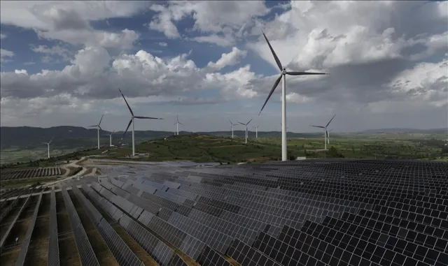 Küresel enerji şoku artarken Avrupa’da rafineri marjları tartışması büyüyor Küresel enerji şoku artarken Avrupa’da rafineri marjları tartışması büyüyor