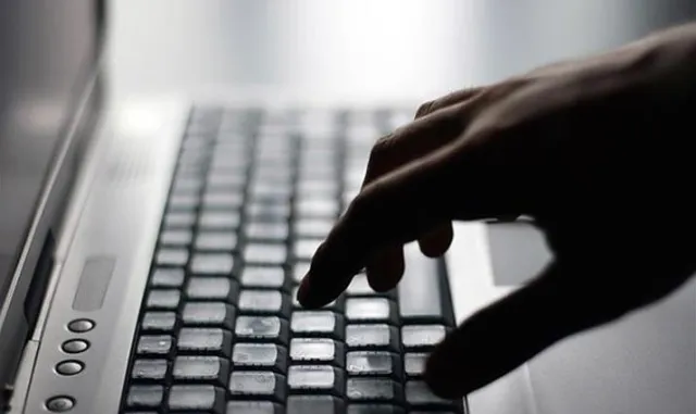 KVKK, uçakta sunulan internet hizmeti için açık rıza istenmesine ceza verdi KVKK, uçakta sunulan internet hizmeti için açık rıza istenmesine ceza verdi