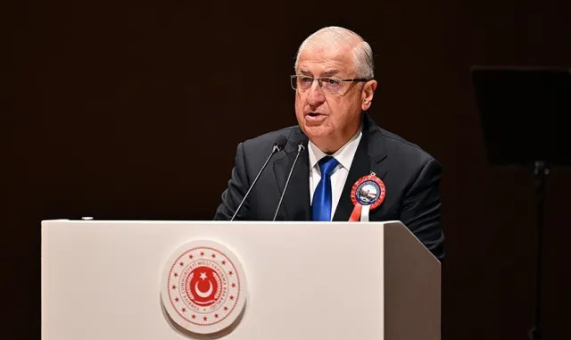 Milli Savunma Bakanı Güler, şehit jandarma er Polat’ın ailesini ziyaret etti Milli Savunma Bakanı Güler, şehit jandarma er Polat’ın ailesini ziyaret etti