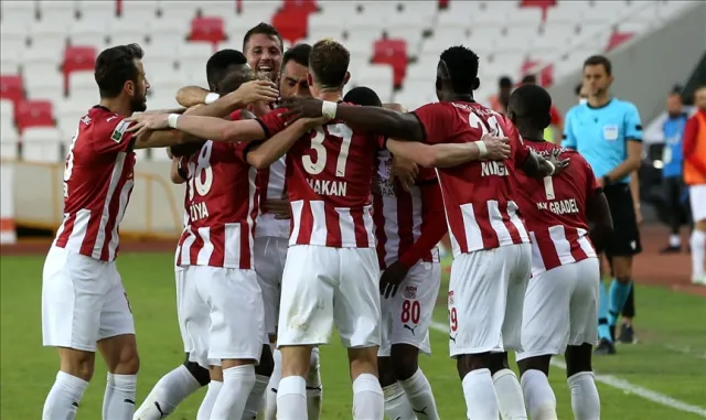 Sivasspor, Gambiyalı futbolcu Ebrima Ceesay’yi kadrosuna kattı Sivasspor, Gambiyalı futbolcu Ebrima Ceesay’yi kadrosuna kattı
