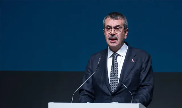 Son Dakika Gelişmesi! Bakan Tekin: Hem pedagojik açıdan çocuklarımızın daha hızlı sonuç alabilmeleri hem de geleneksel kültür aktarımının doğru yapılabilmesi açısından Oyun Politika Belgesi hazırladık Son Dakika Gelişmesi! Bakan Tekin: Hem pedagojik açıdan çocuklarımızın daha hızlı sonuç alabilmeleri hem de geleneksel kültür aktarımının doğru yapılabilmesi açısından Oyun Politika Belgesi hazırladık