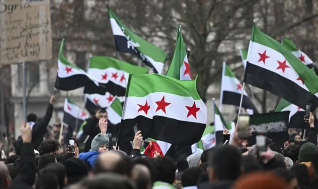Suriye Savunma Bakanlığı, Halep’teki patlamaya ilişkin soruşturma başlattı Suriye Savunma Bakanlığı, Halep’teki patlamaya ilişkin soruşturma başlattı