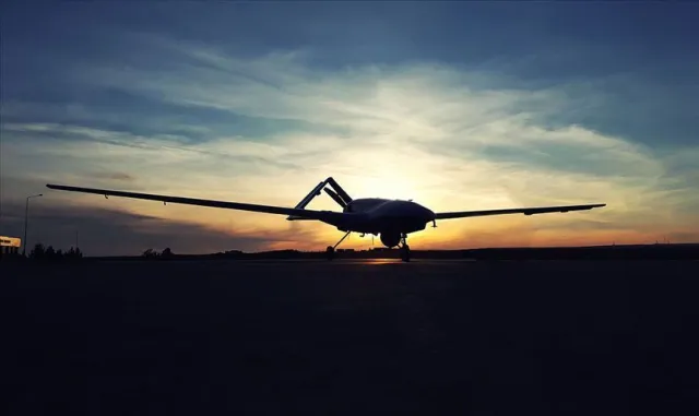 Suudi Arabistan: Husilere ait İHA’nın havada imha edilmesi sonucu 1 kişi hayatını kaybetti Suudi Arabistan: Husilere ait İHA’nın havada imha edilmesi sonucu 1 kişi hayatını kaybetti